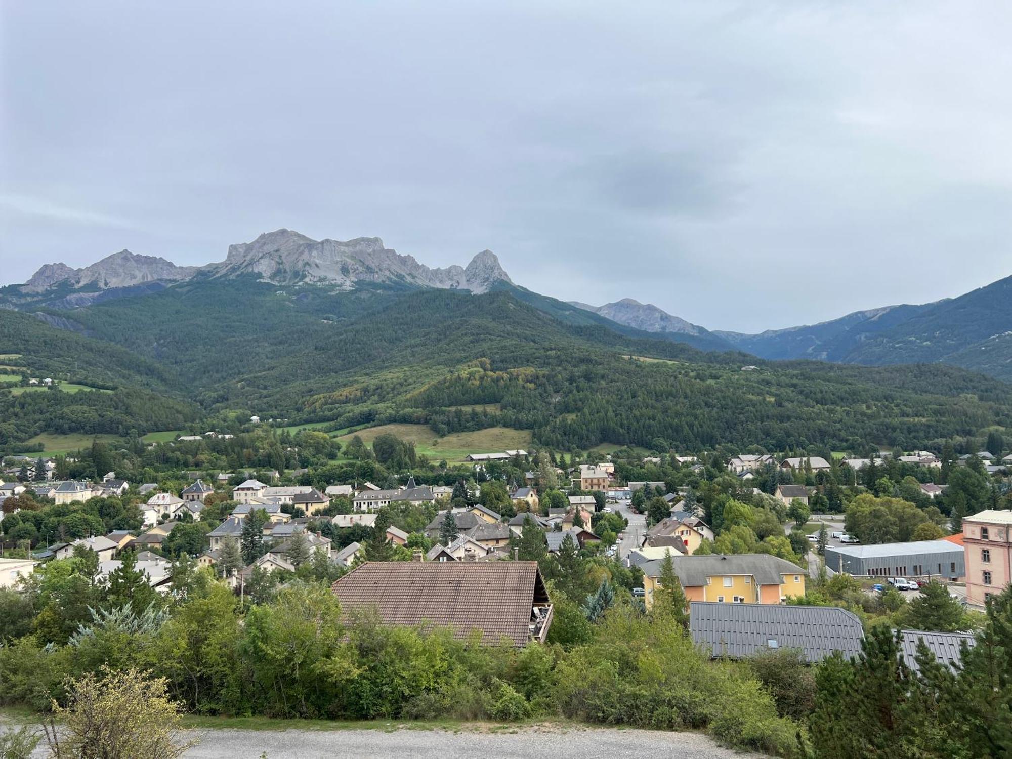 Terrasse Adroit T2 Barcelonnette - Wi-Fi Gratuit - 7 Couchages Apartment Exterior photo